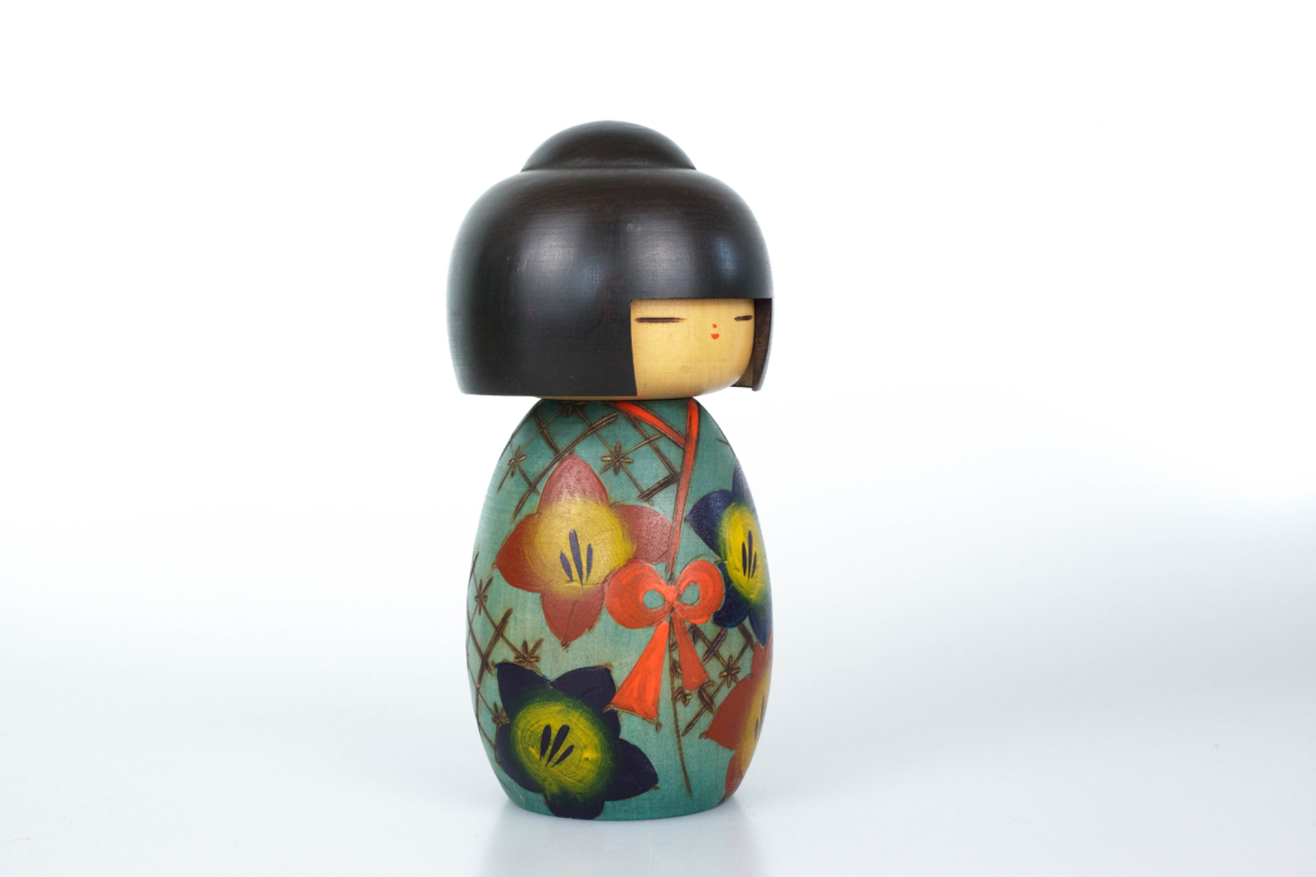 Kokeshi with flower design by Yuji Kawase – 17 cm | Tamashii